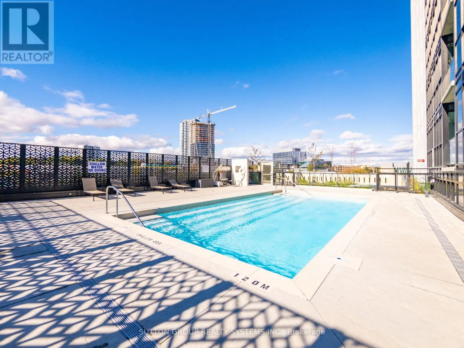 404 - 108 GARMENT STREET