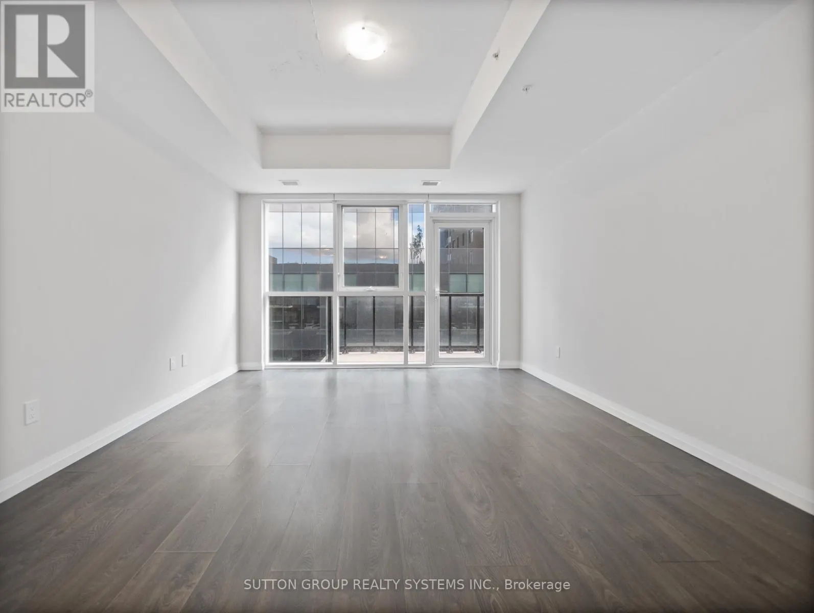 404 - 108 GARMENT STREET