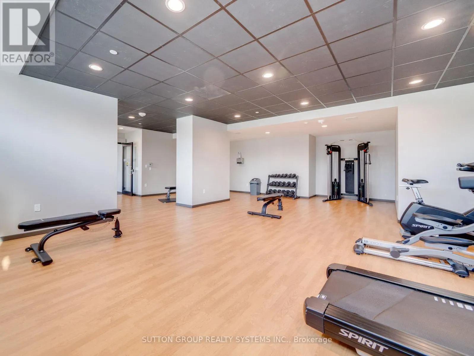 404 - 108 GARMENT STREET