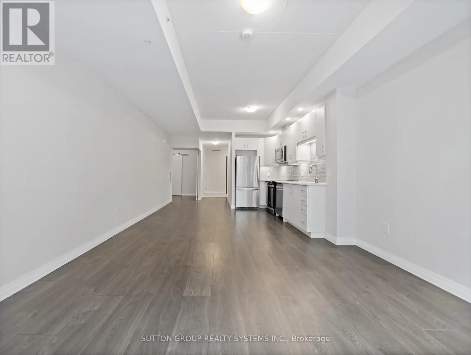 404 - 108 GARMENT STREET