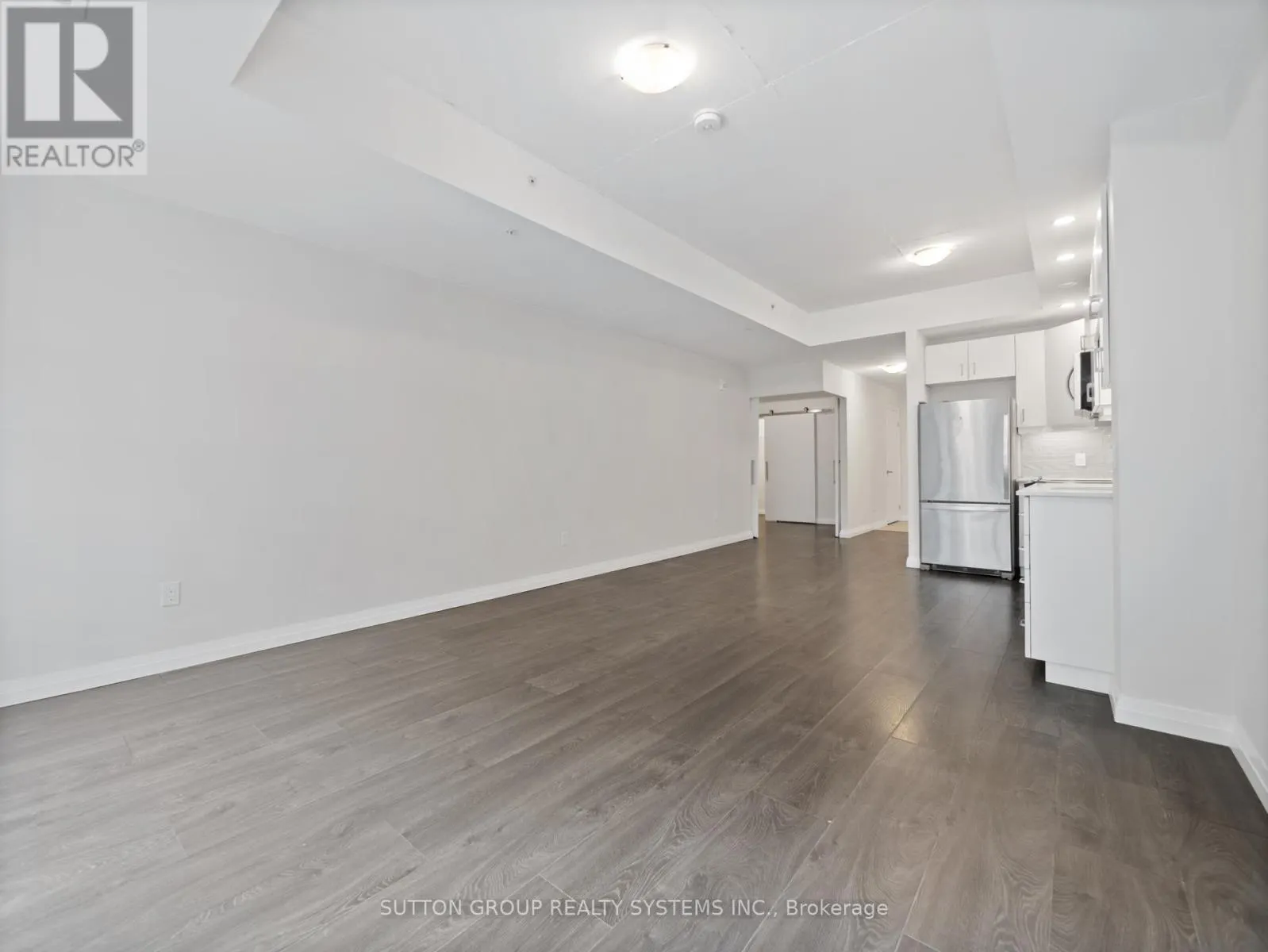 404 - 108 GARMENT STREET