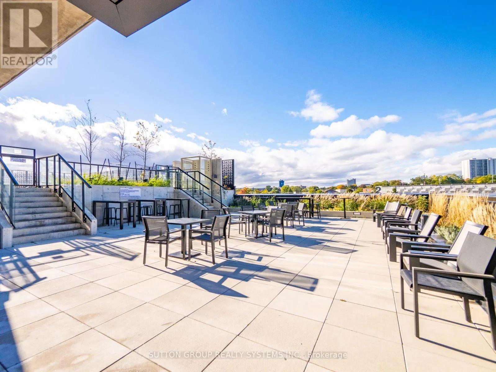 404 - 108 GARMENT STREET