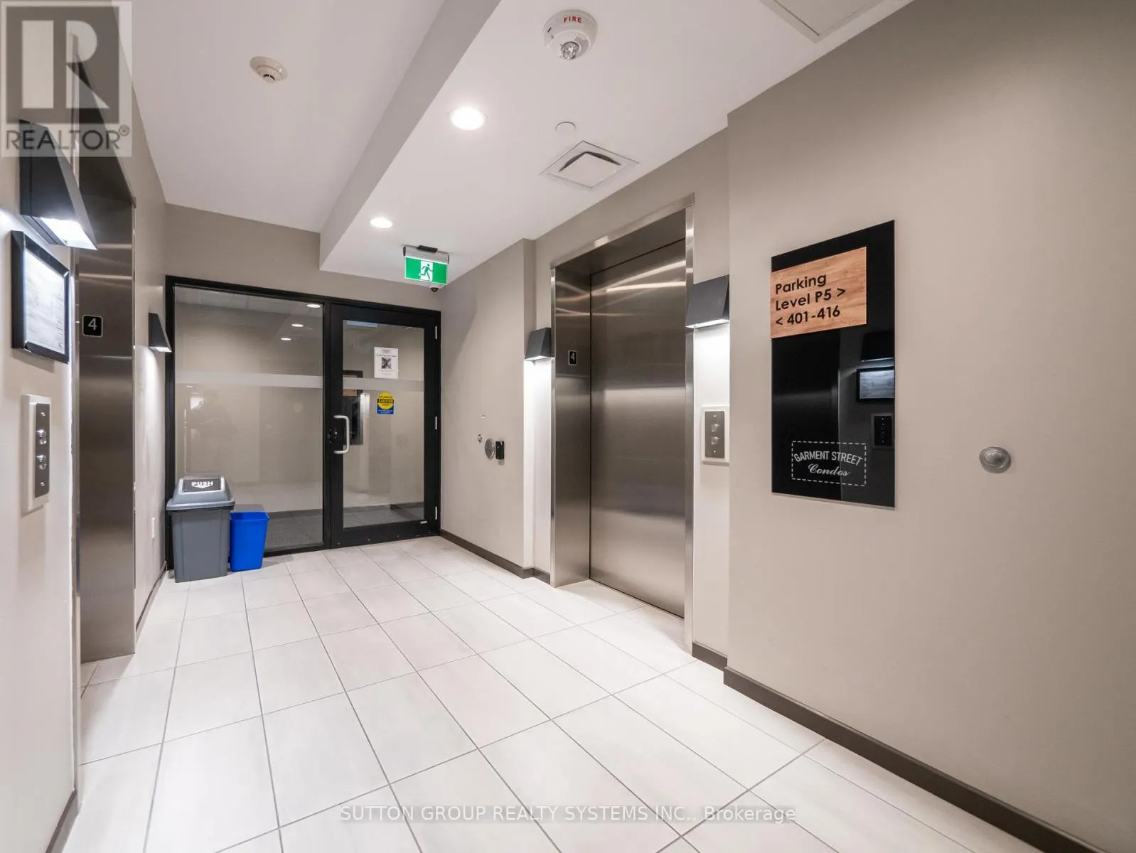 404 - 108 GARMENT STREET