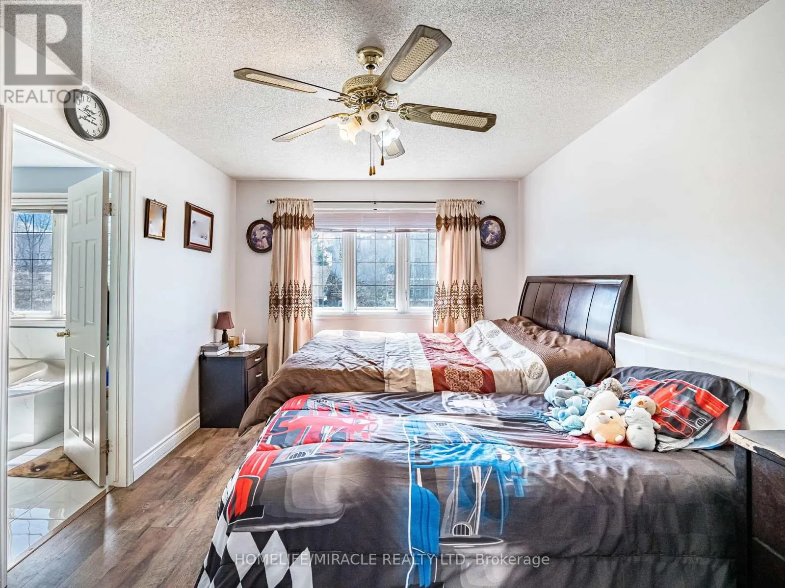 238 CANDLEWOOD DRIVE