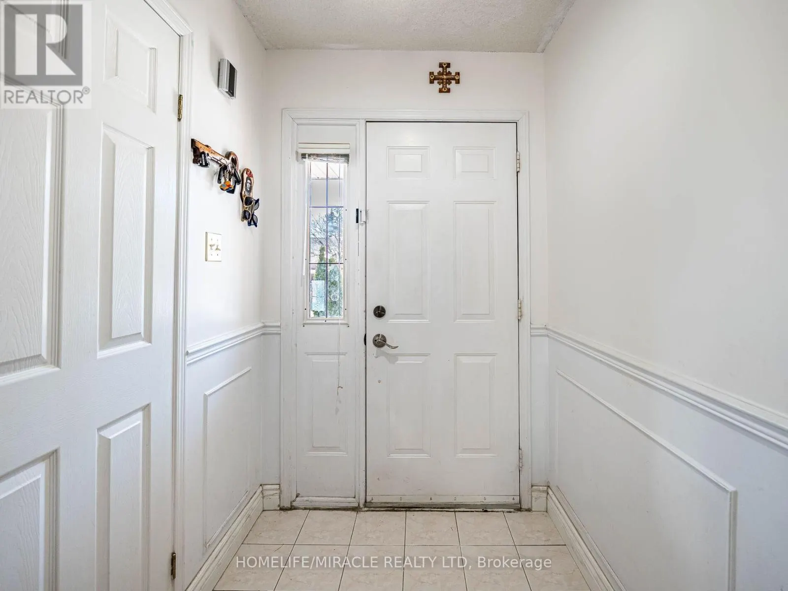 238 CANDLEWOOD DRIVE