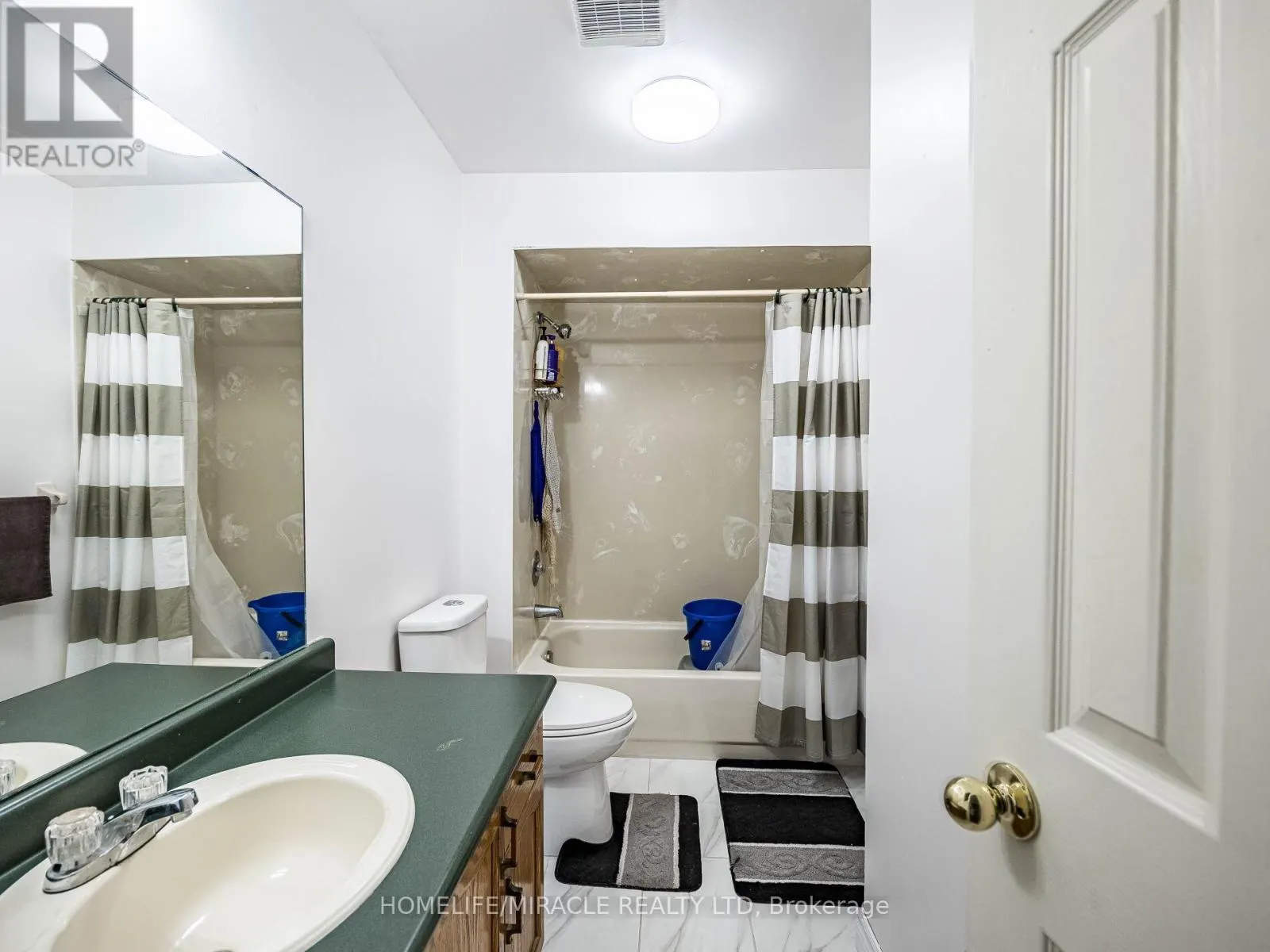 238 CANDLEWOOD DRIVE