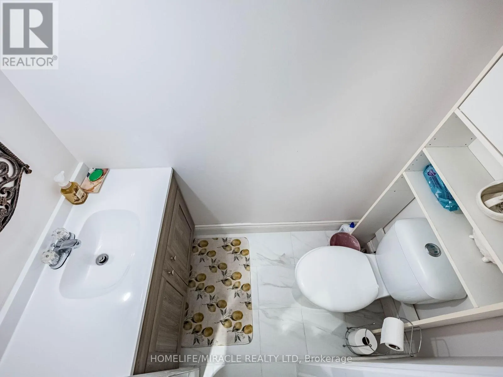 238 CANDLEWOOD DRIVE