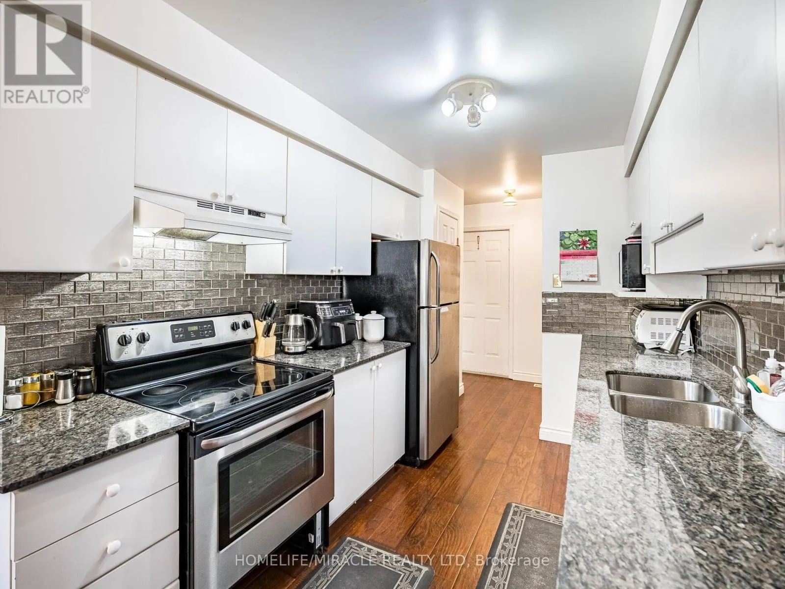 238 CANDLEWOOD DRIVE