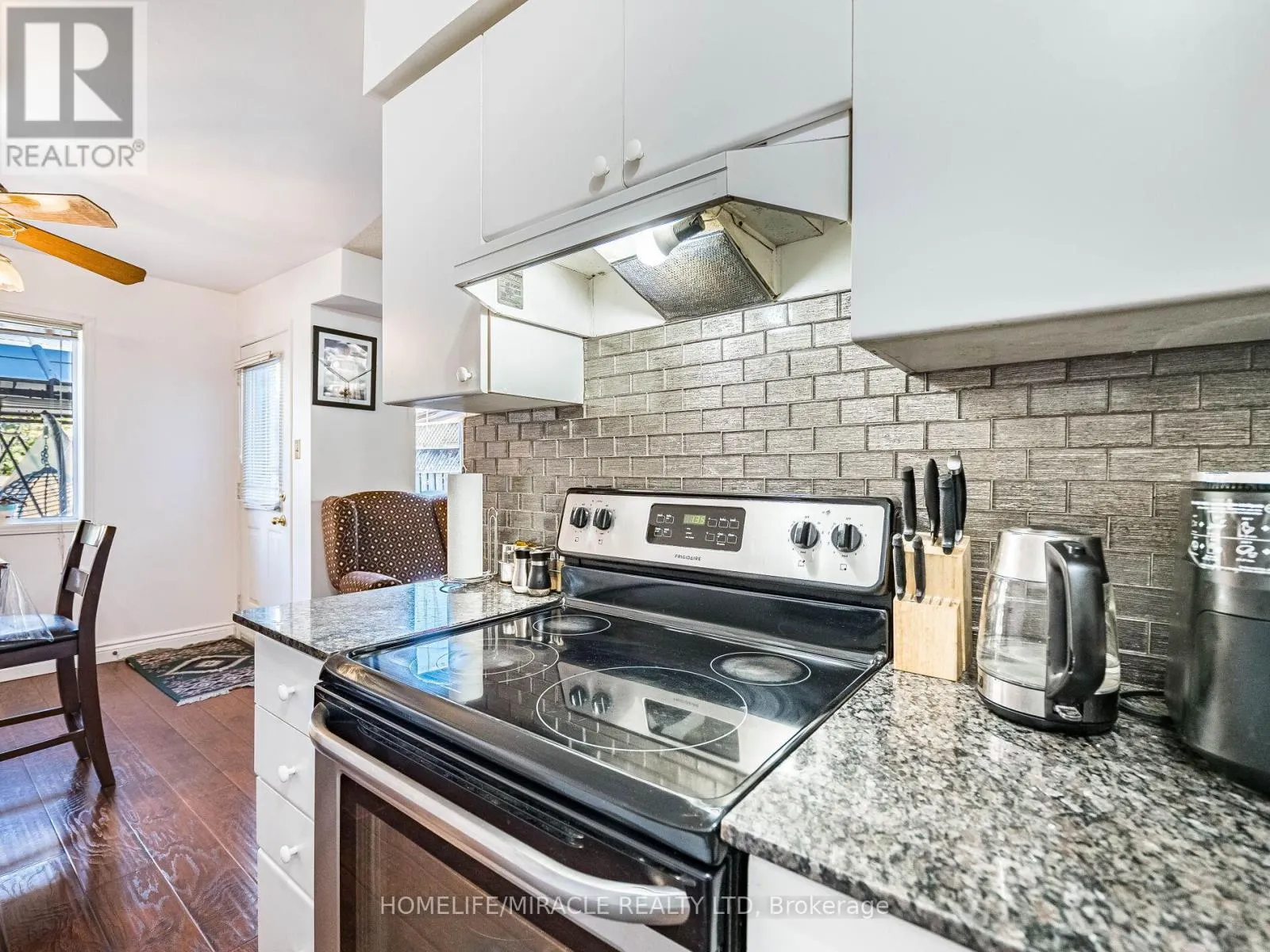 238 CANDLEWOOD DRIVE