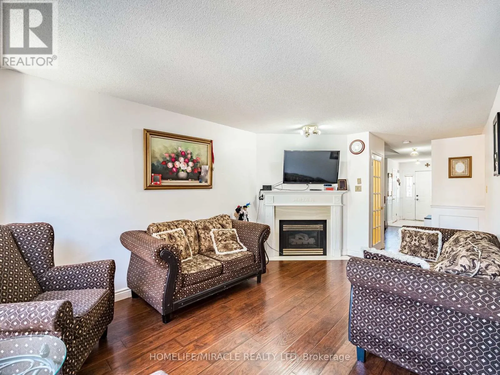 238 CANDLEWOOD DRIVE