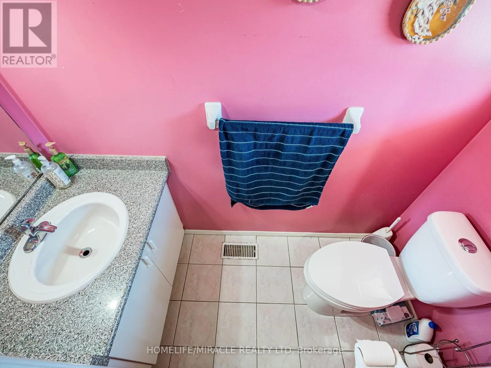 238 CANDLEWOOD DRIVE