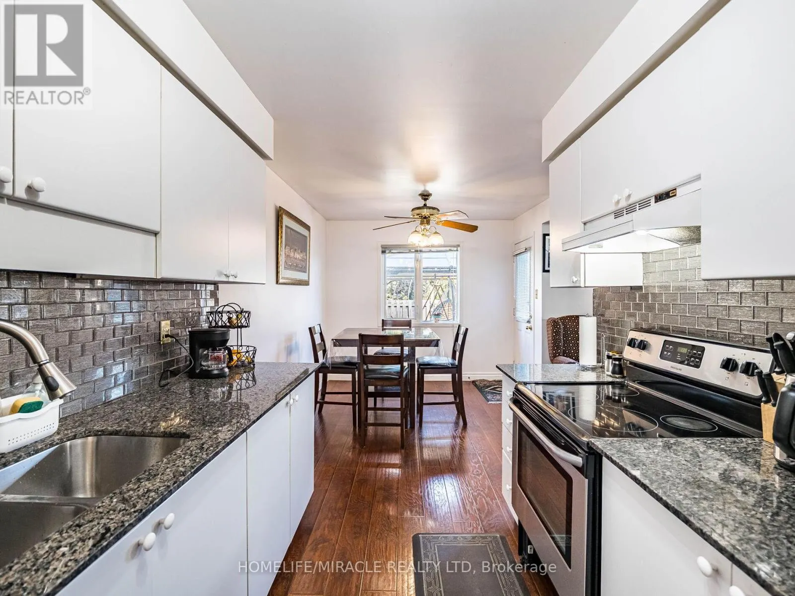 238 CANDLEWOOD DRIVE