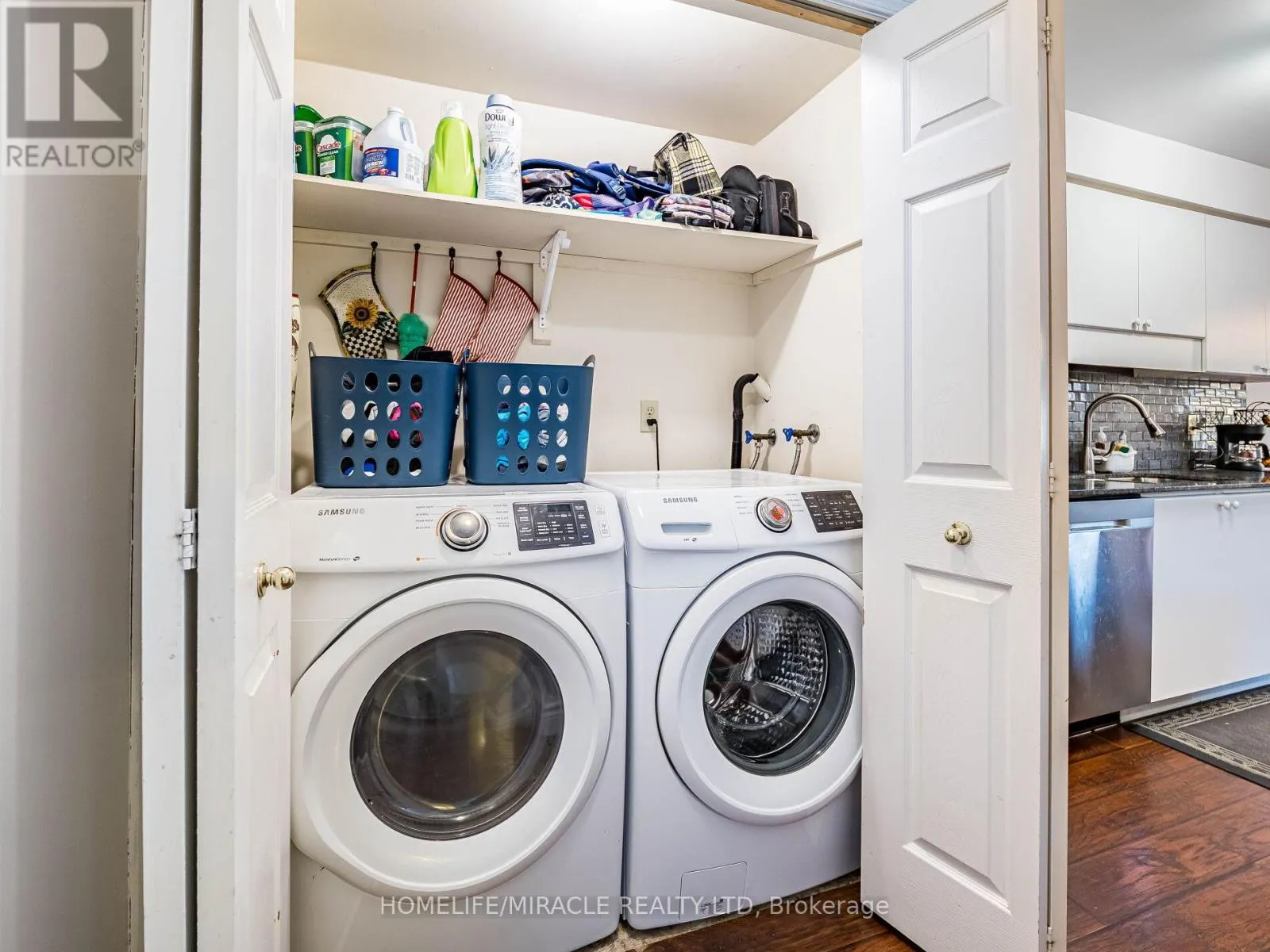 238 CANDLEWOOD DRIVE