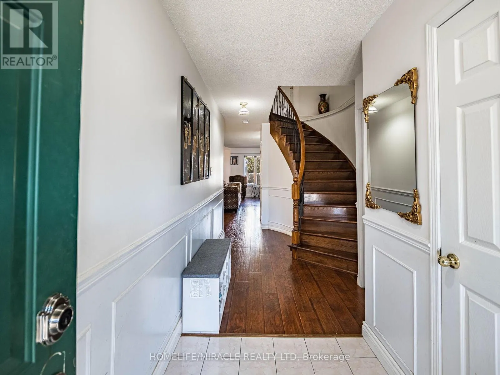 238 CANDLEWOOD DRIVE