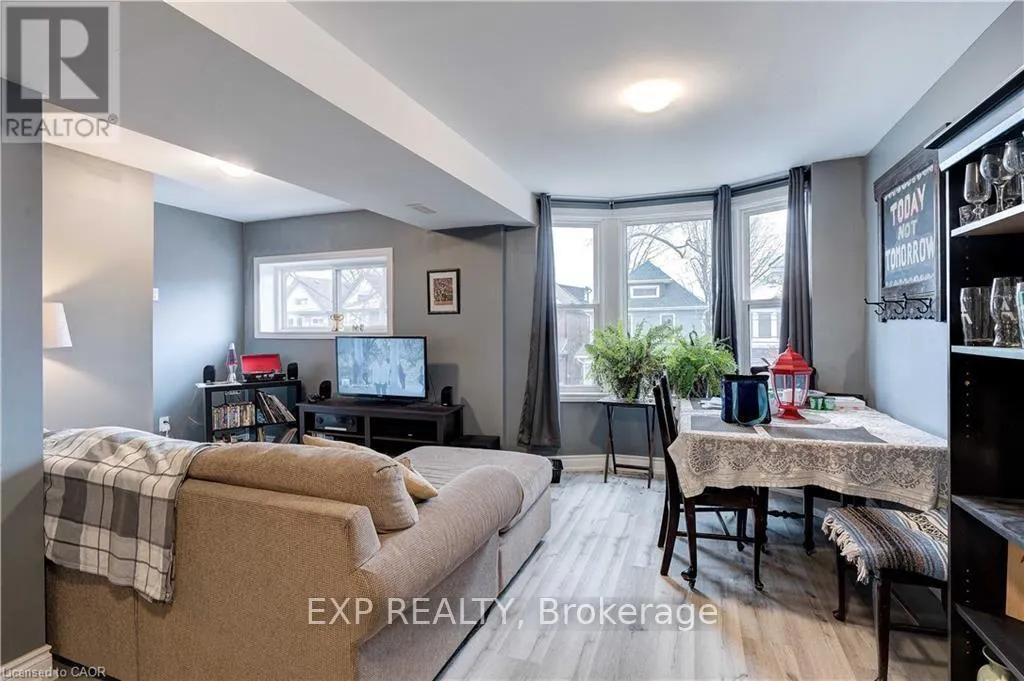 UPPER - 24 AVALON PLACE