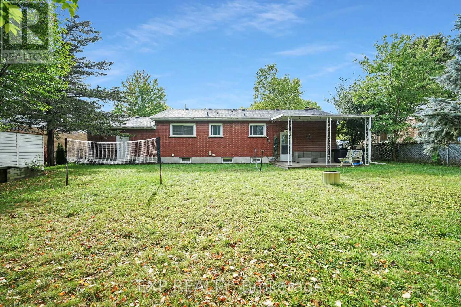 61 LARKSPUR CRESCENT