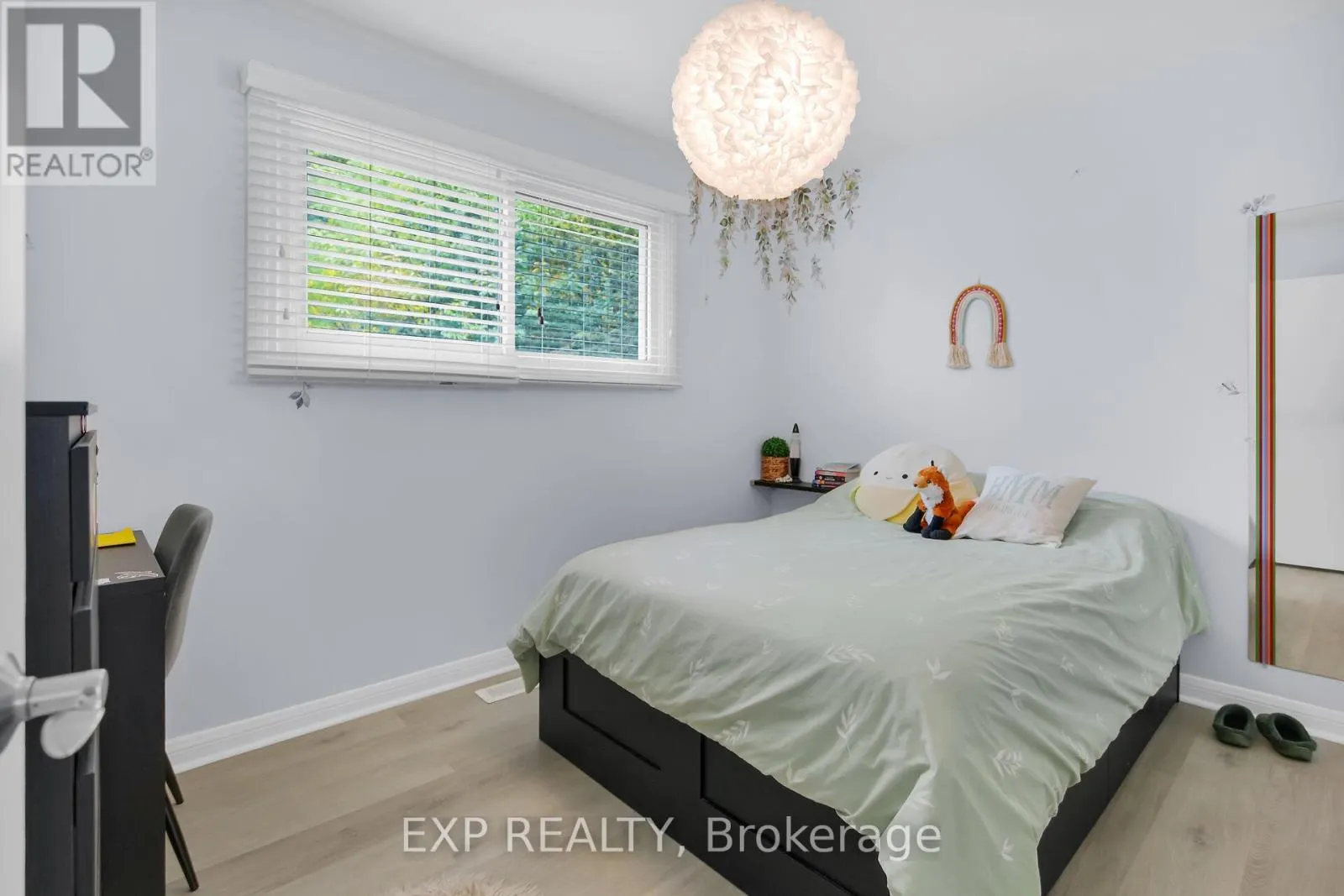 61 LARKSPUR CRESCENT