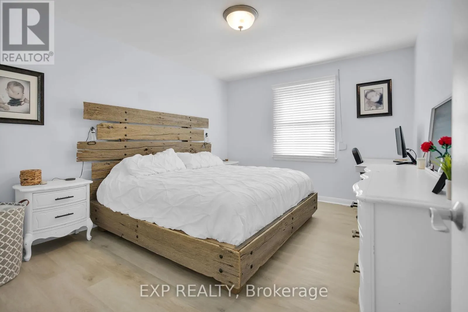 61 LARKSPUR CRESCENT