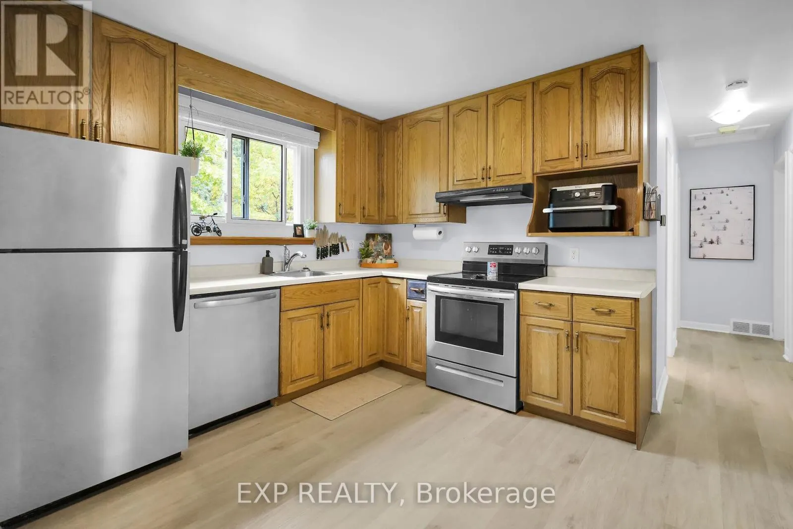 61 LARKSPUR CRESCENT