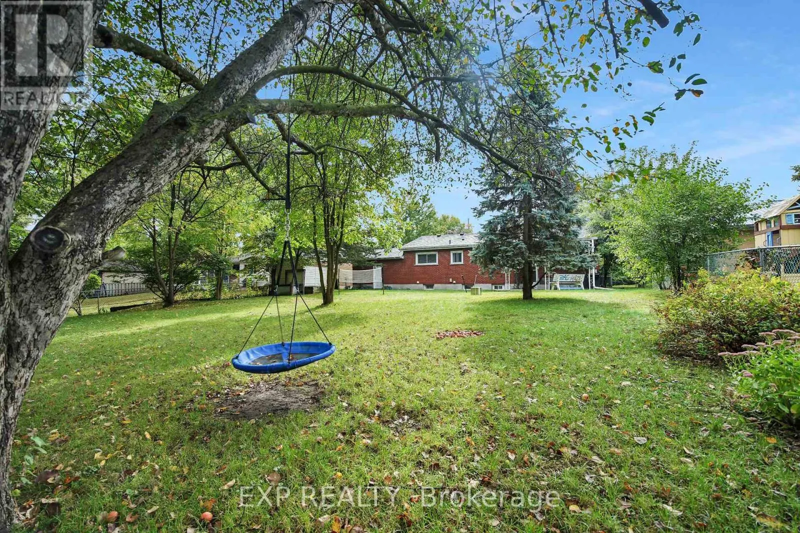 61 LARKSPUR CRESCENT