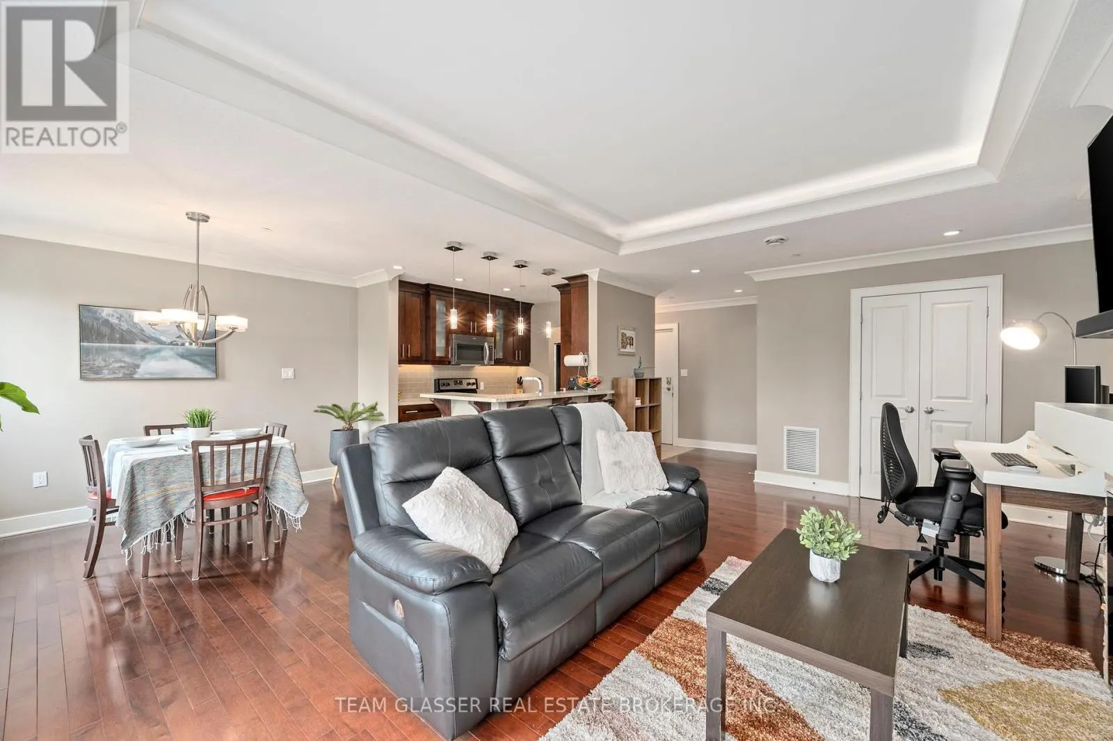 414 - 320 SUGARCREEK TRAIL, #414