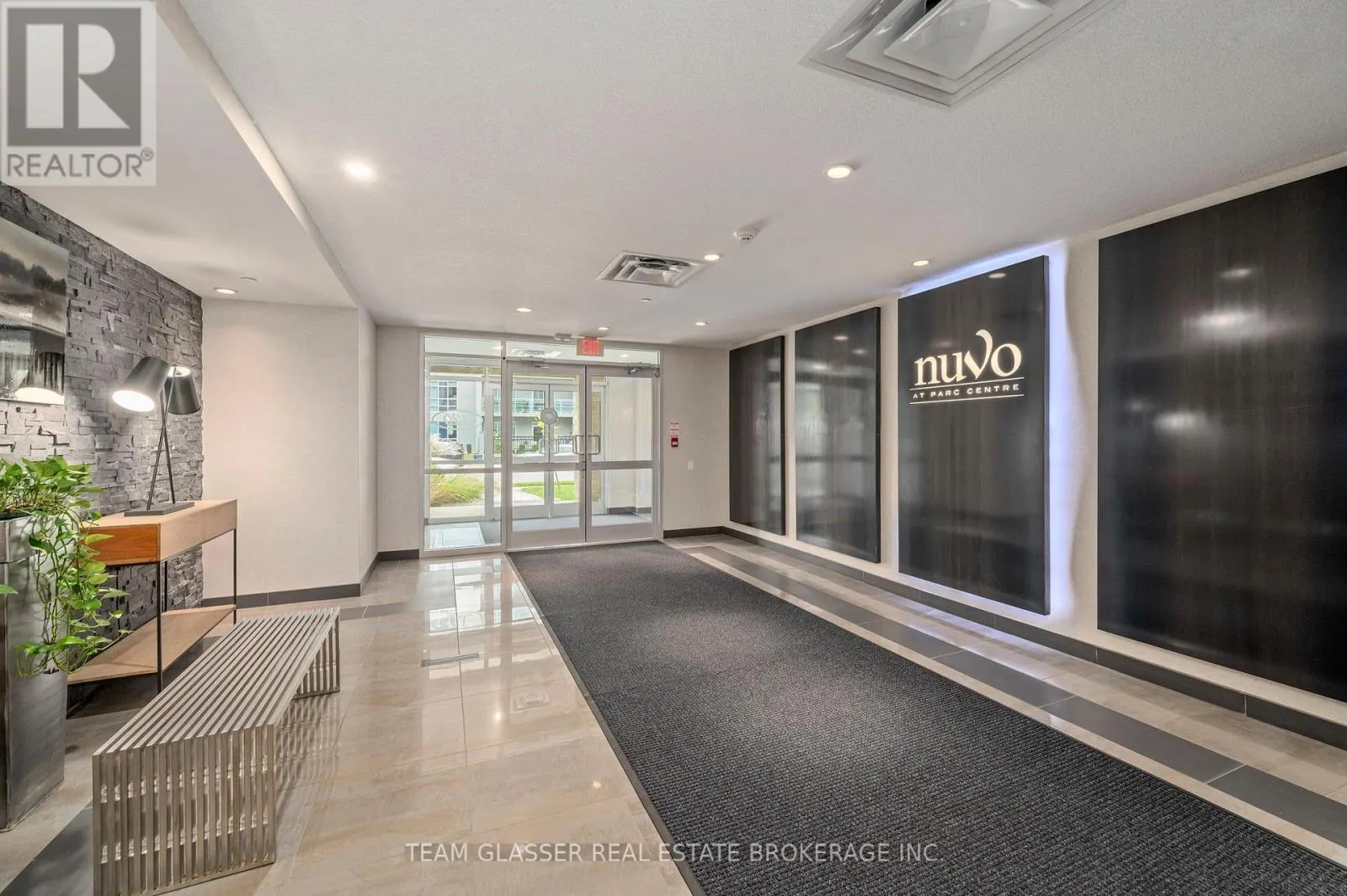 414 - 320 SUGARCREEK TRAIL, #414