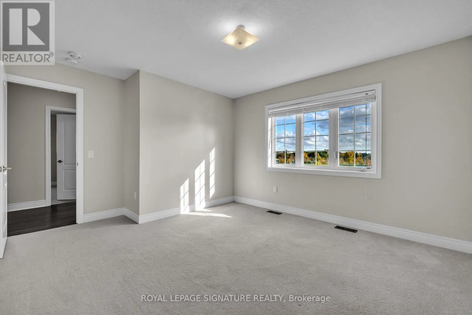 1089 UPPER THAMES DRIVE