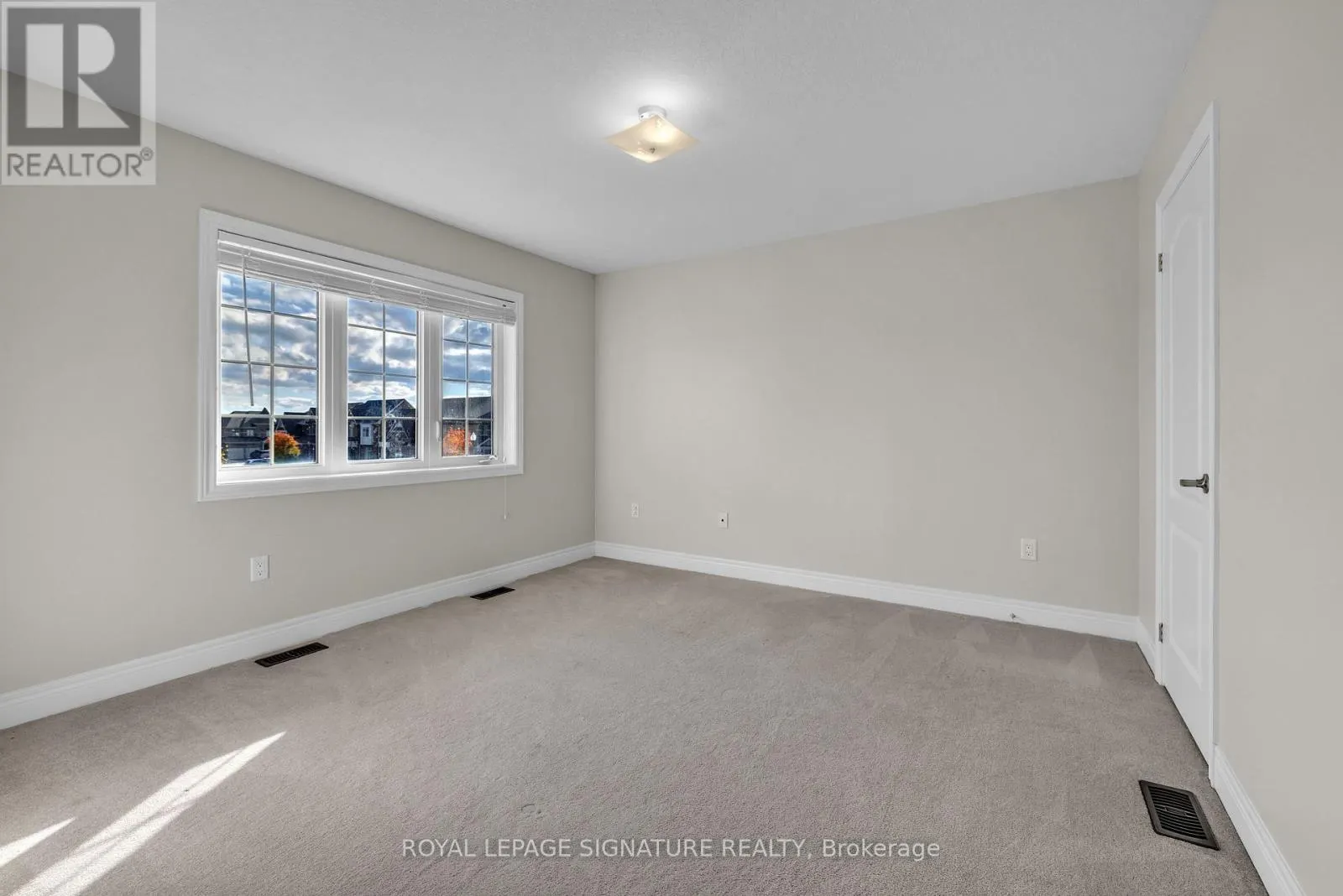 1089 UPPER THAMES DRIVE