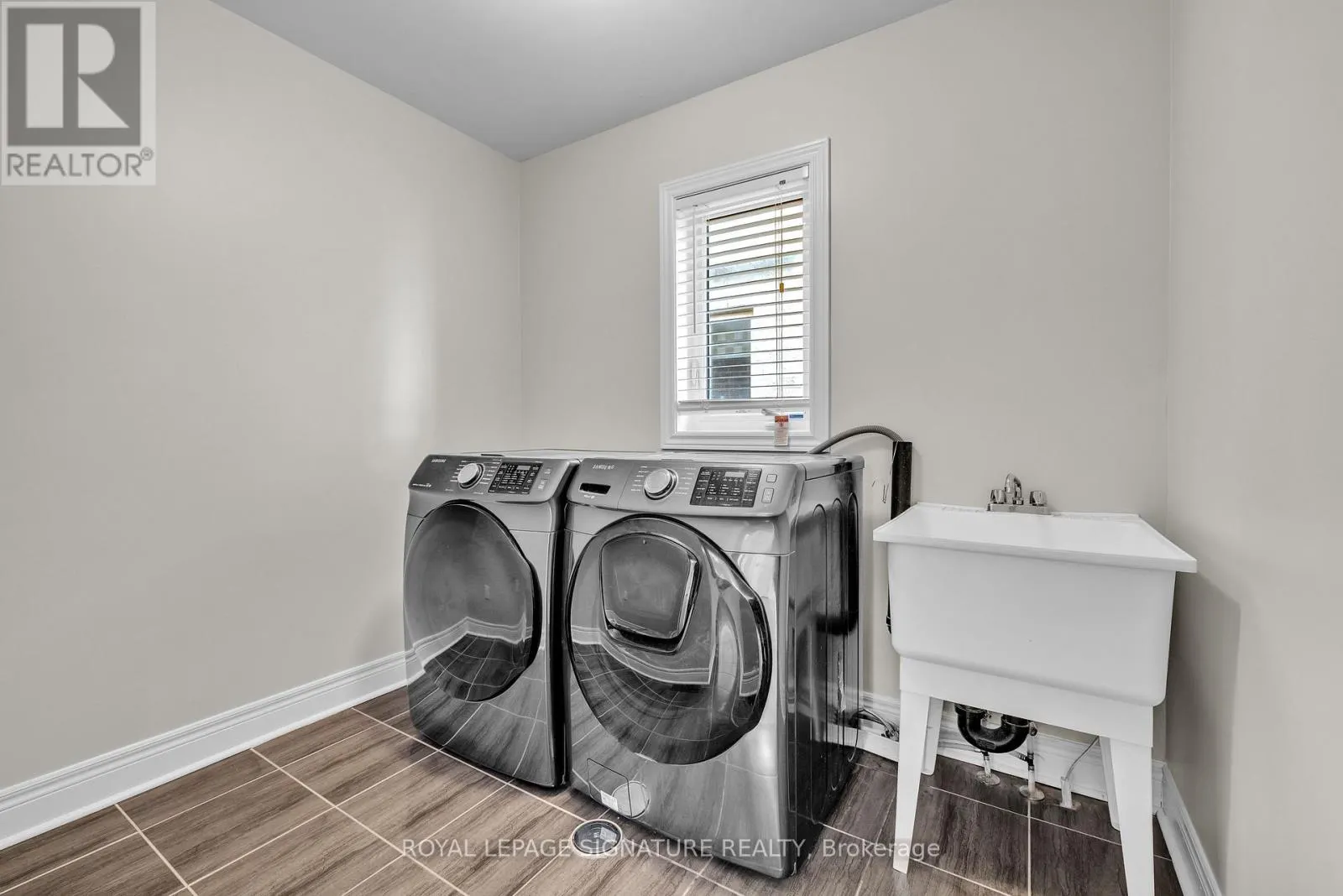 1089 UPPER THAMES DRIVE