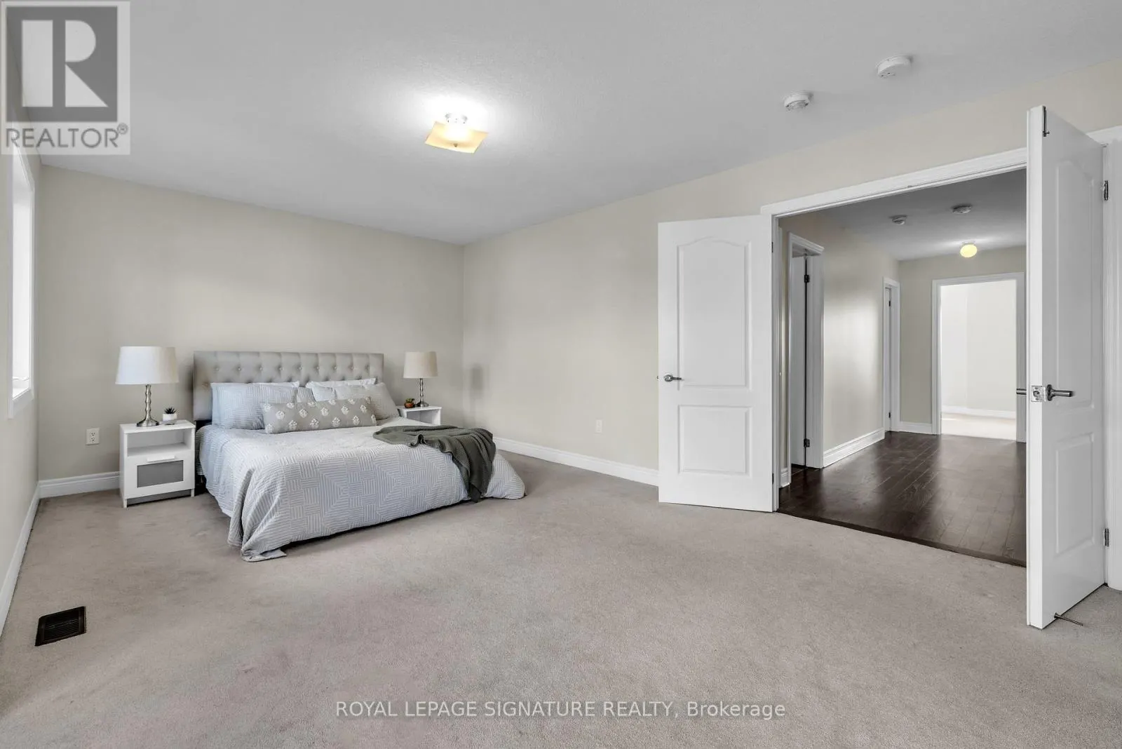 1089 UPPER THAMES DRIVE