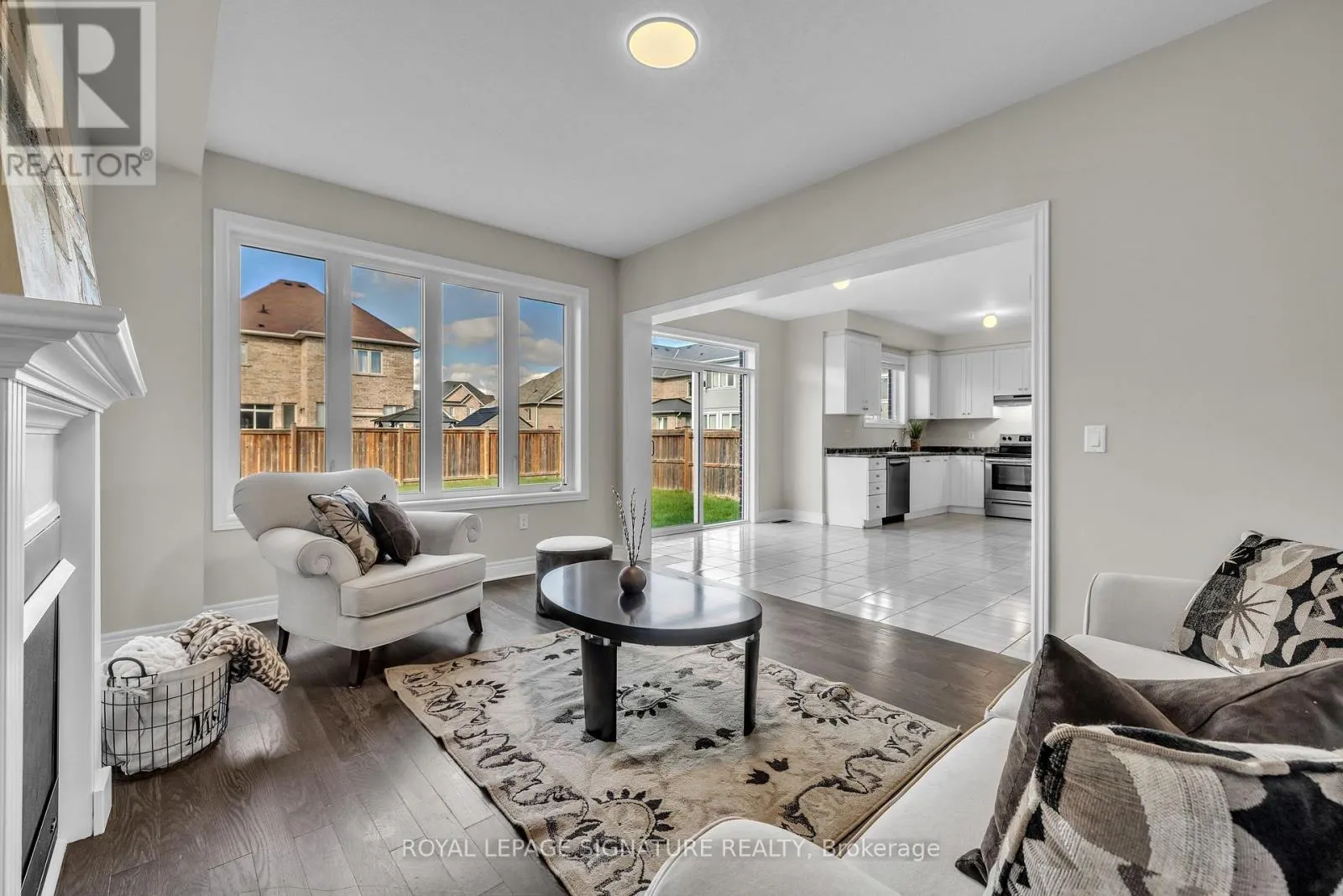 1089 UPPER THAMES DRIVE