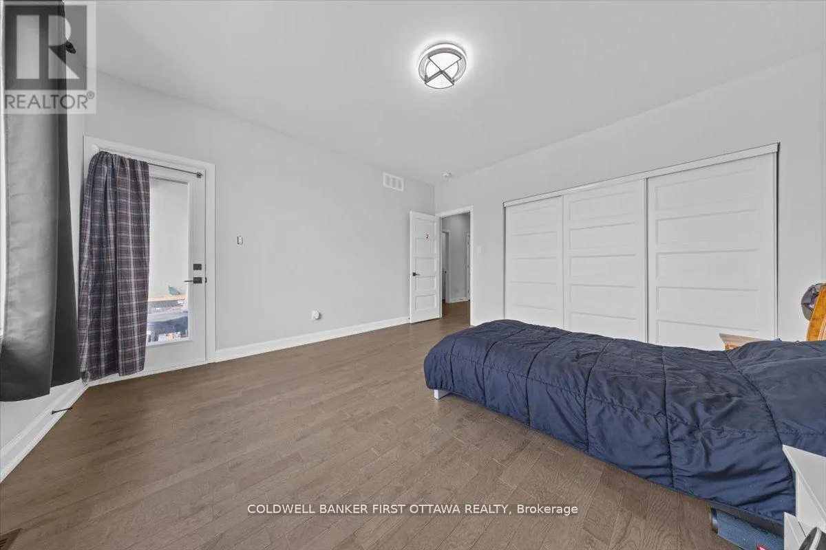 560 QUEEN MARY STREET