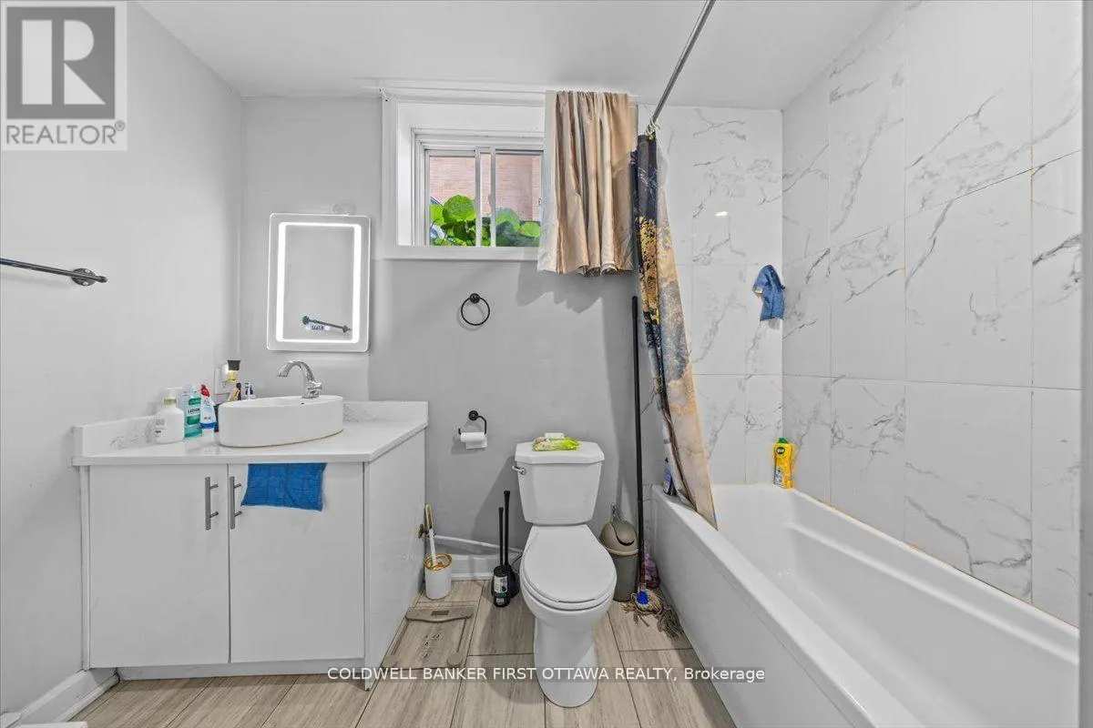 560 QUEEN MARY STREET