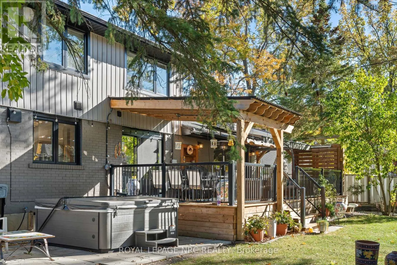 16 BRIARFIELD CRESCENT