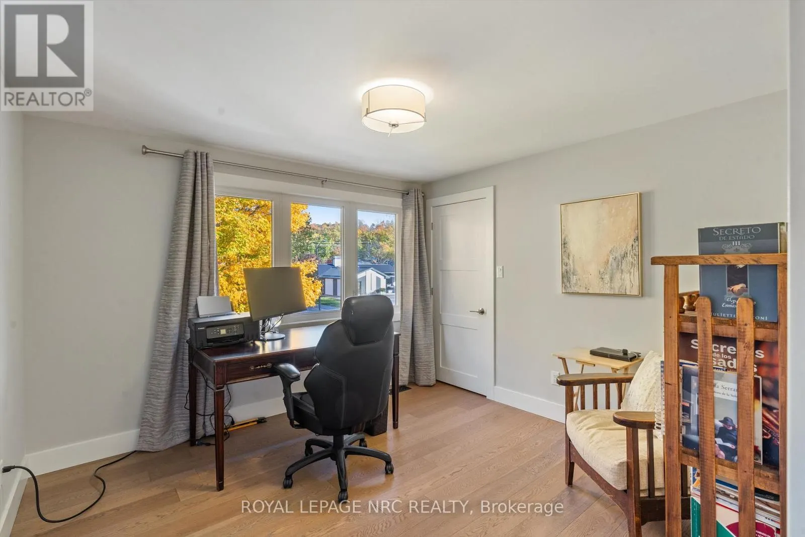 16 BRIARFIELD CRESCENT