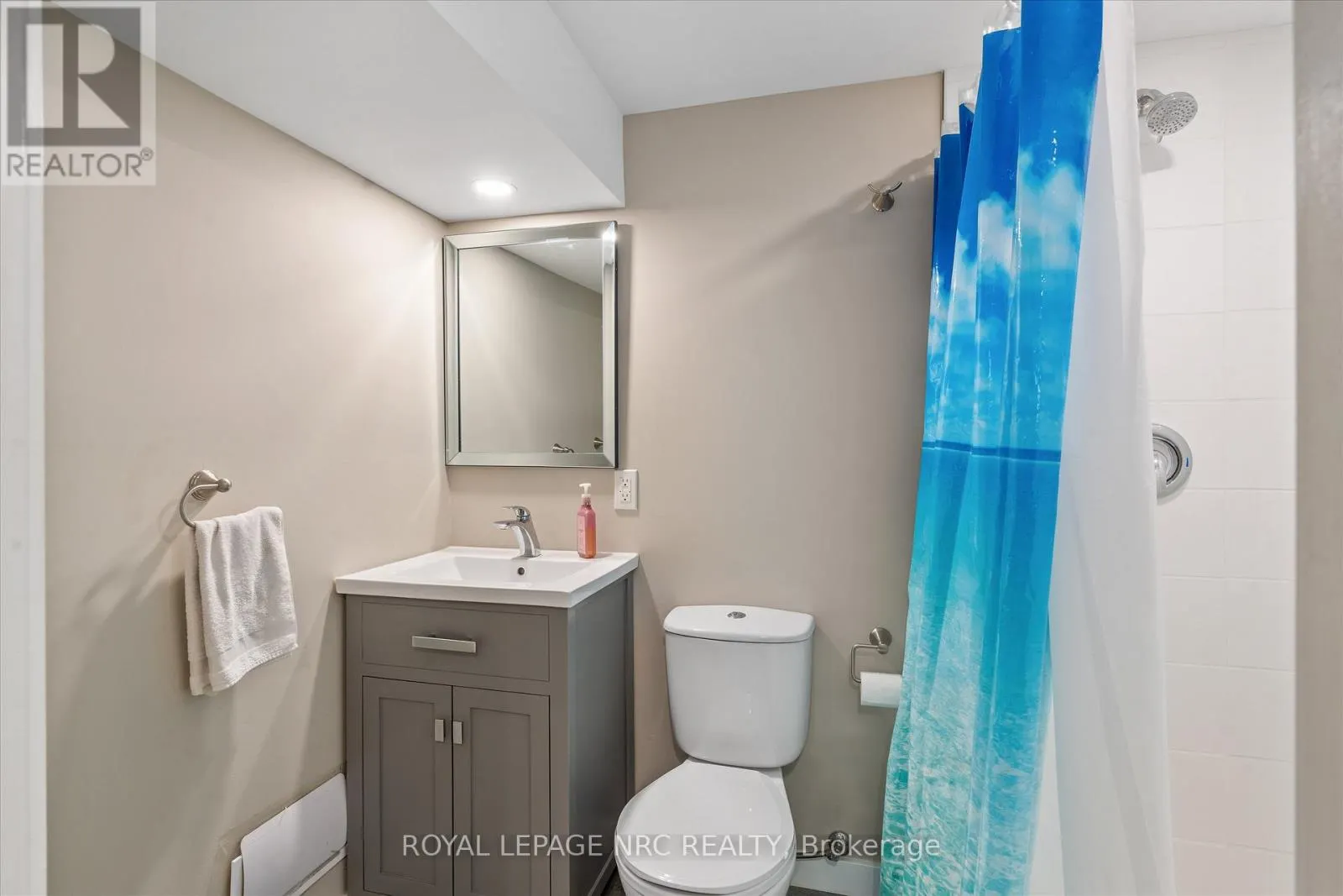 16 BRIARFIELD CRESCENT