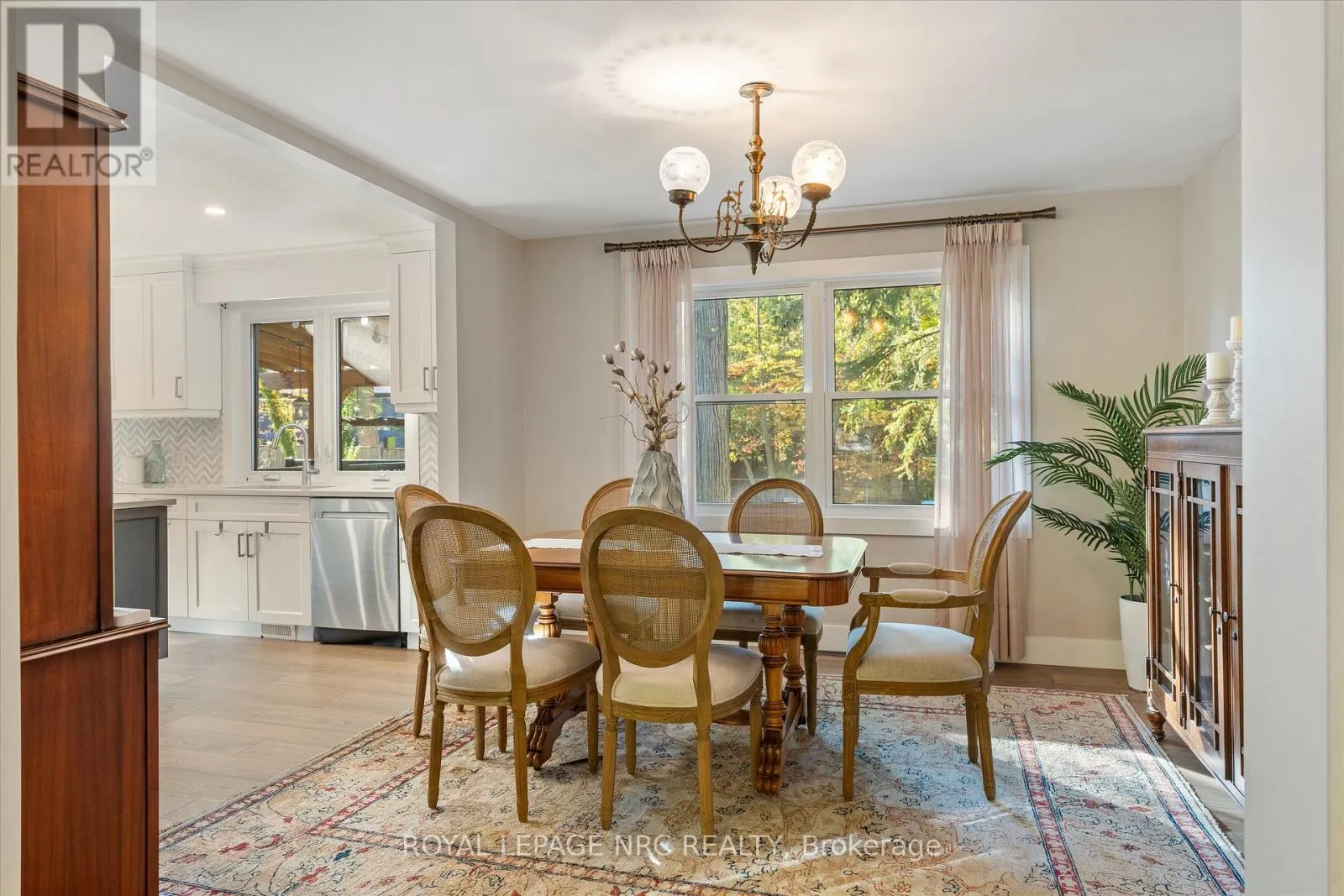 16 BRIARFIELD CRESCENT