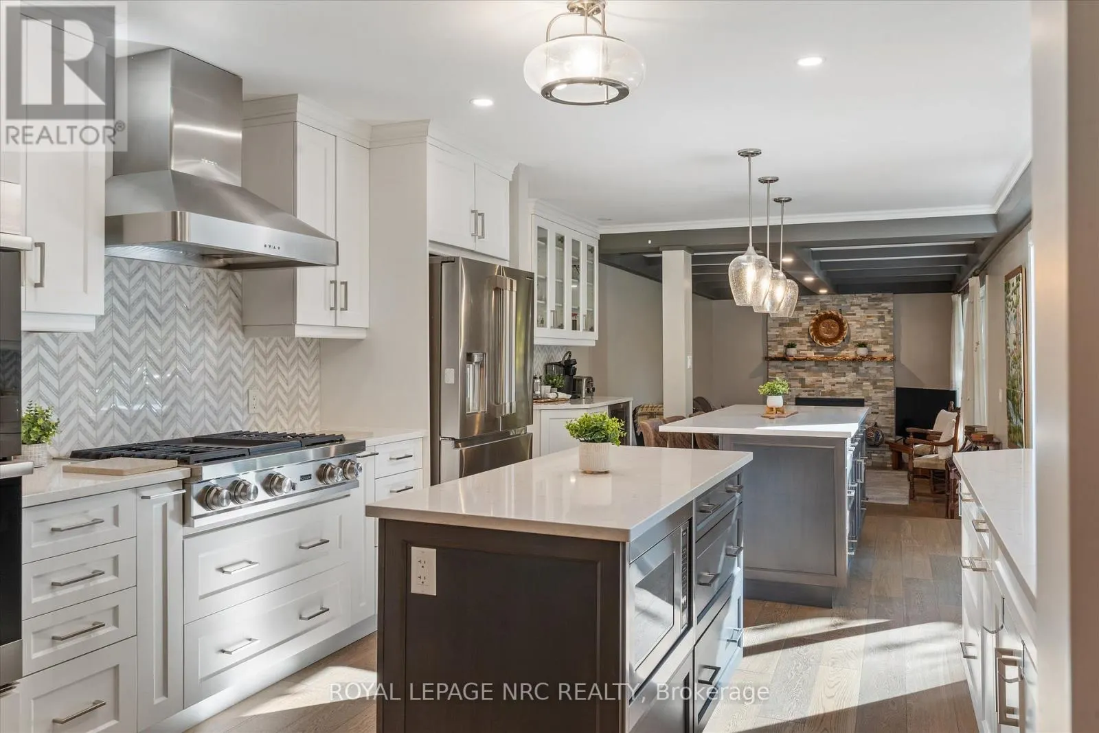 16 BRIARFIELD CRESCENT