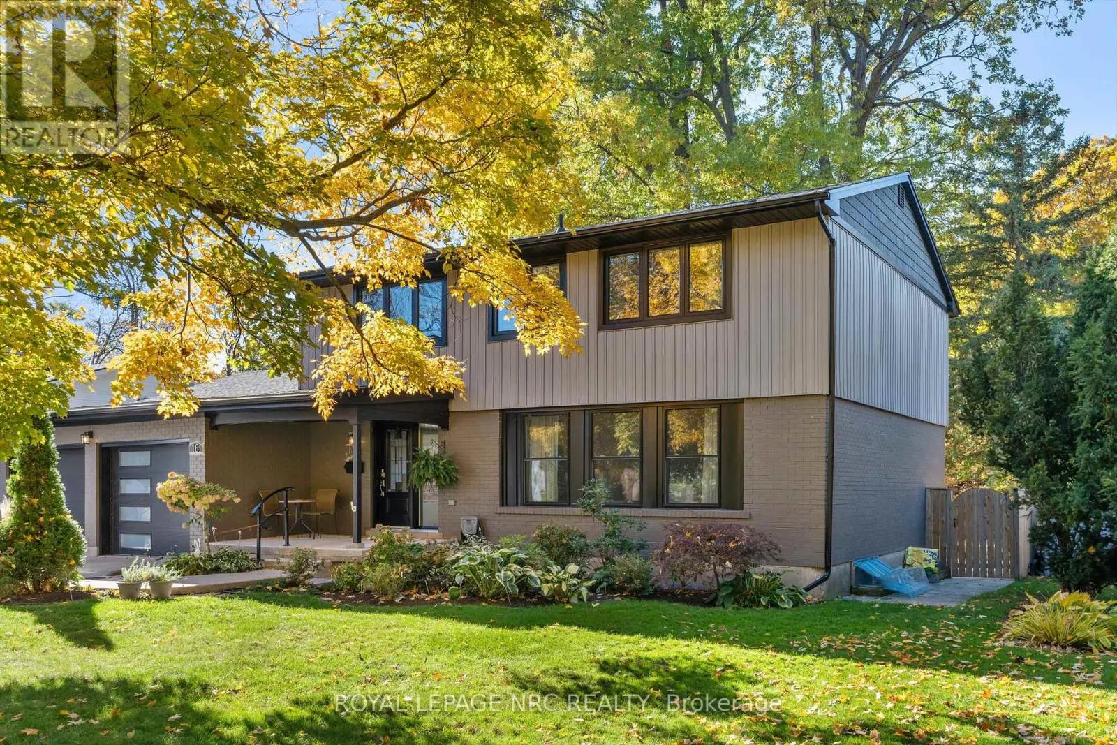 16 BRIARFIELD CRESCENT