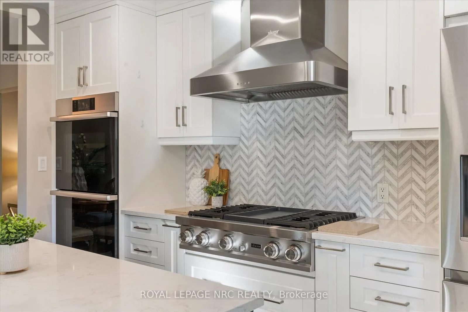 16 BRIARFIELD CRESCENT