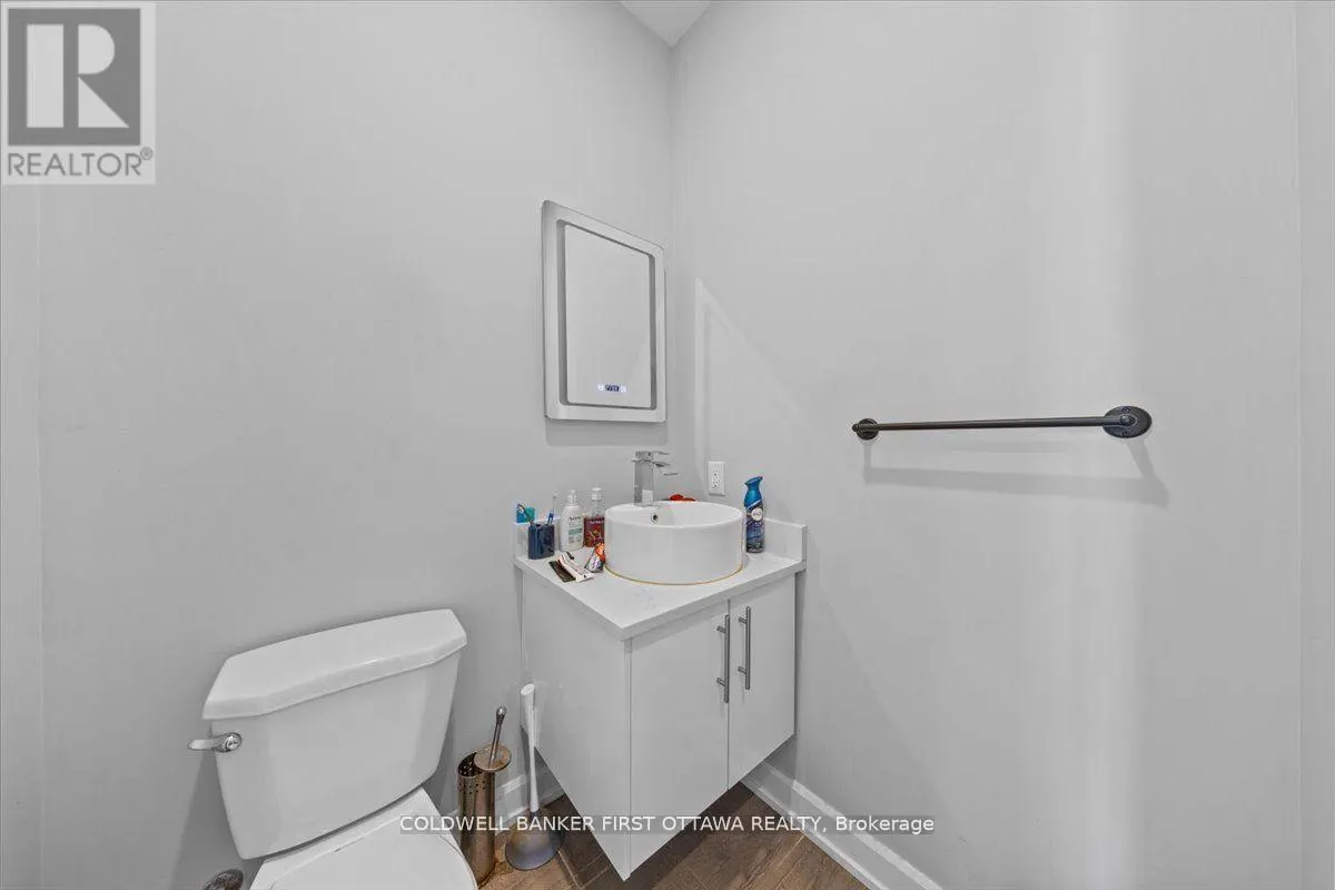 560 QUEEN MARY STREET