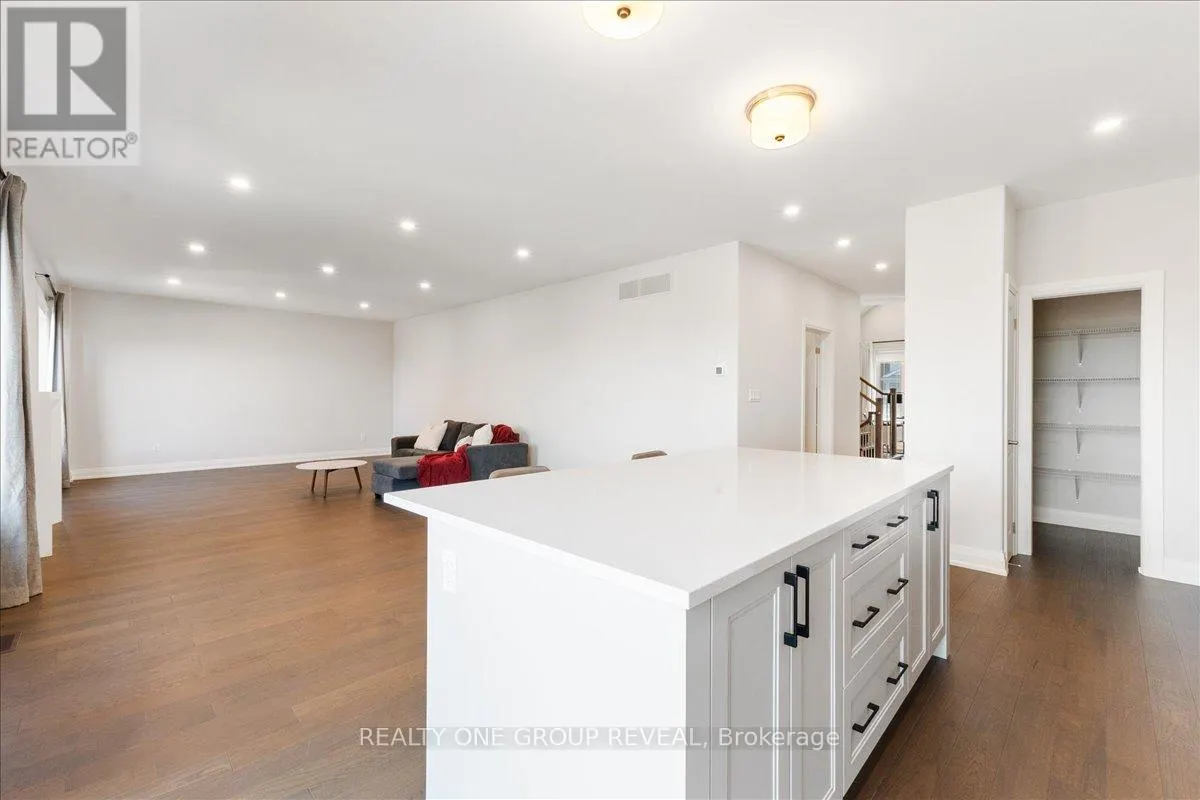 1054 RIPPINGALE TRAIL