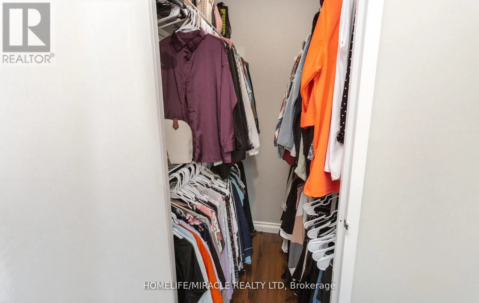 1705 - 35 GREEN VALLEY DRIVE