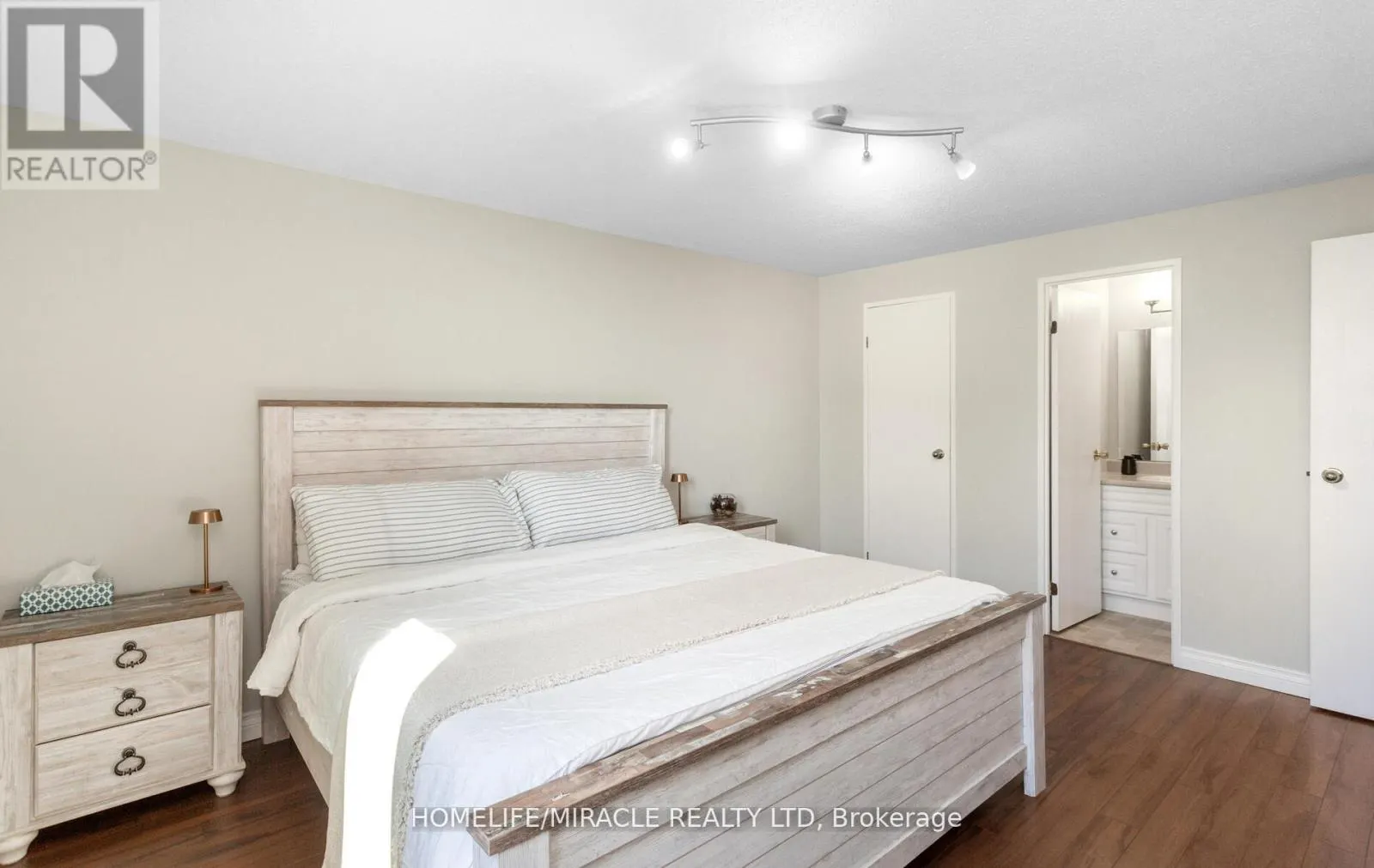 1705 - 35 GREEN VALLEY DRIVE