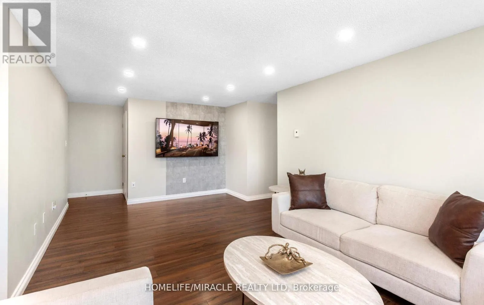 1705 - 35 GREEN VALLEY DRIVE