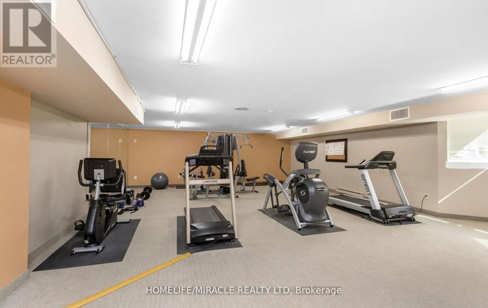 1705 - 35 GREEN VALLEY DRIVE