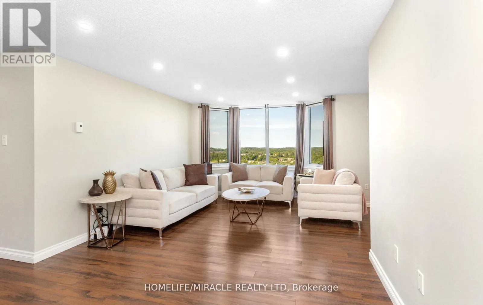 1705 - 35 GREEN VALLEY DRIVE