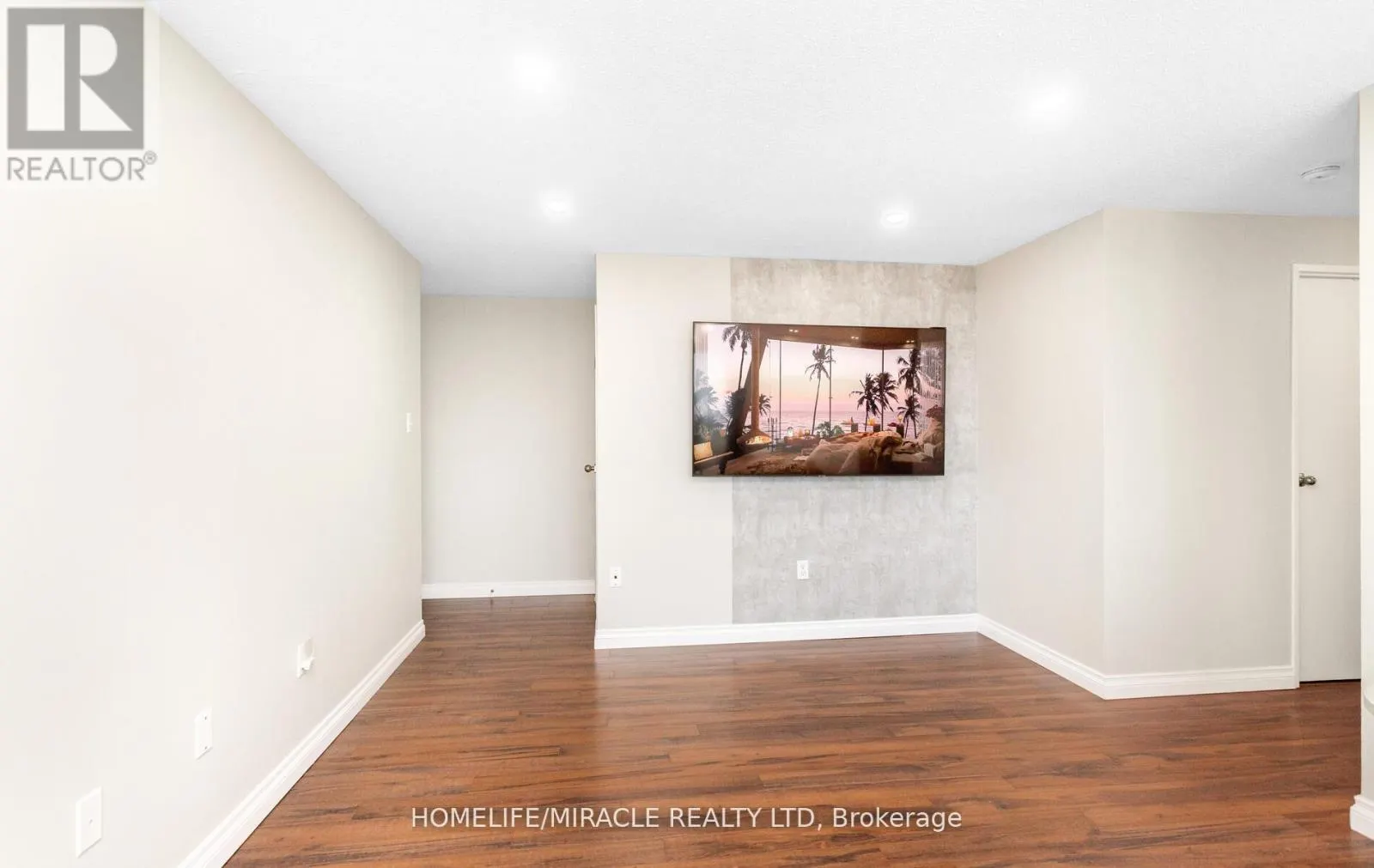 1705 - 35 GREEN VALLEY DRIVE