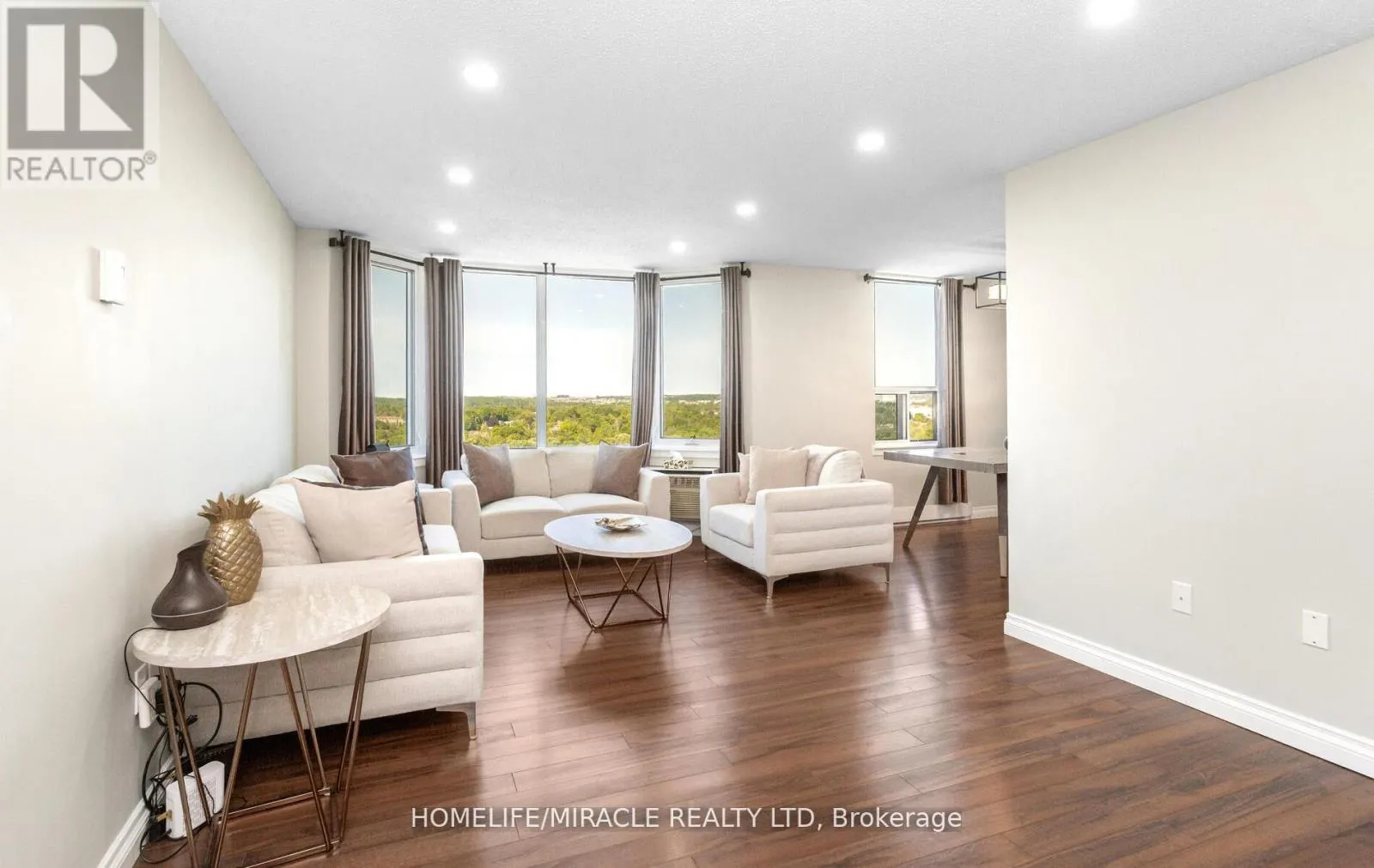 1705 - 35 GREEN VALLEY DRIVE