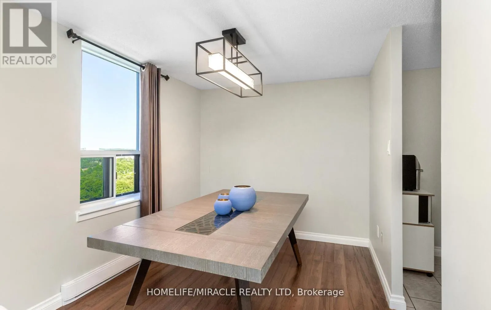 1705 - 35 GREEN VALLEY DRIVE